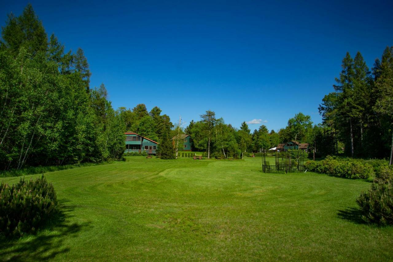 Lake Clear Lodge Eksteriør billede